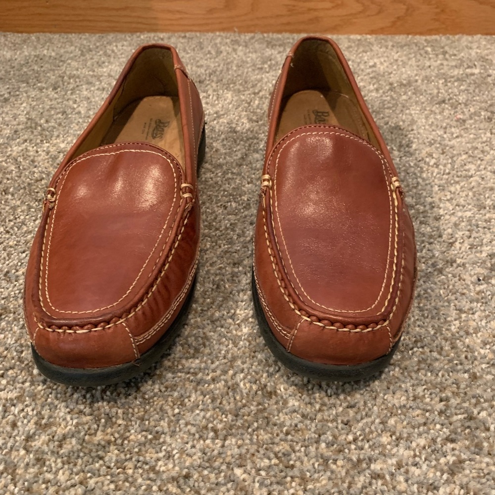 Men’s Bass slipper dress shoes, size 10.